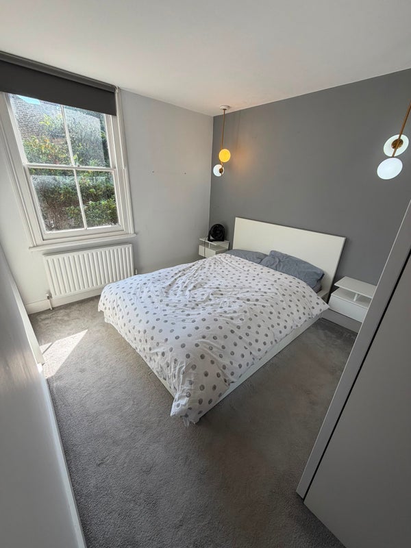 Room Plato Road in Greater London