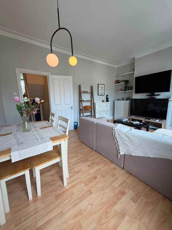 Room Plato Road in Greater London