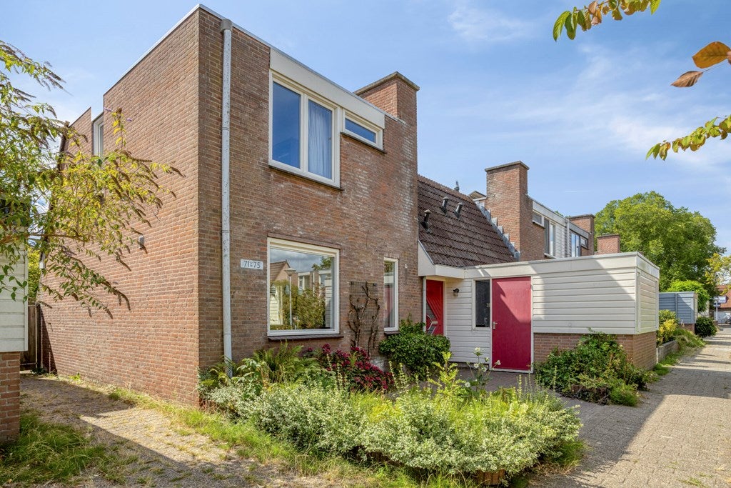 Huis Klokketuin 71 in Zwaag