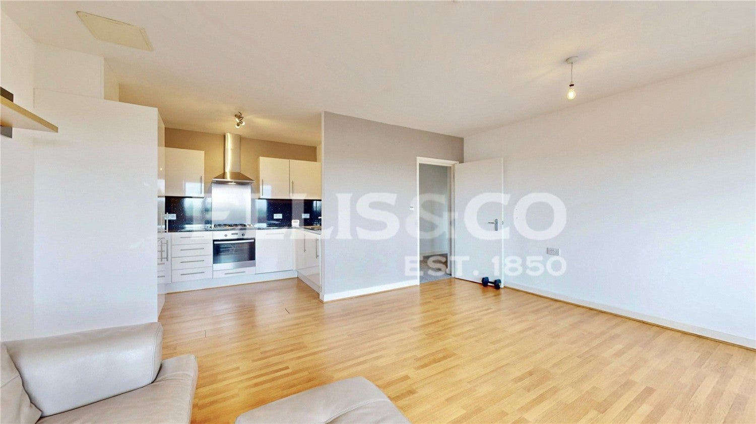 Flat Ruislip Road East in Greater London