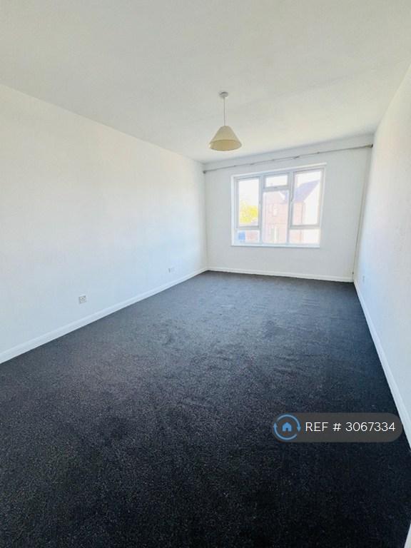Flat Blake Avenue in Greater London