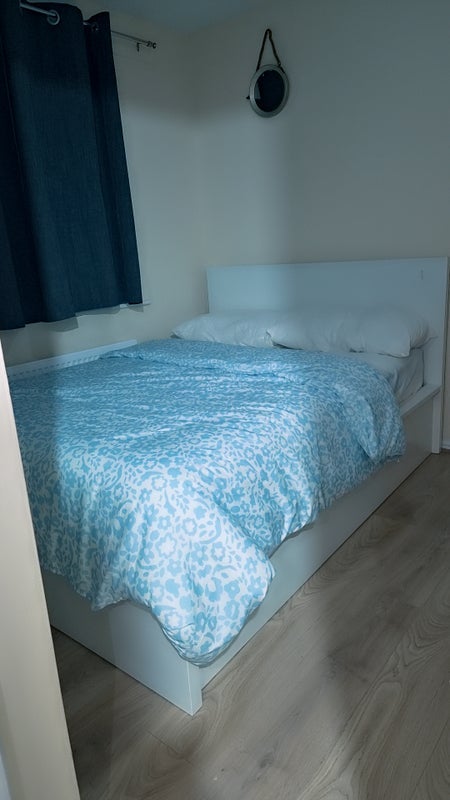 Room Newmarsh Road in Greater London