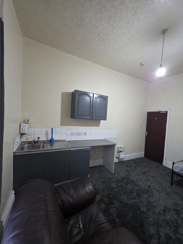 Room Preston New Road in Blackburn