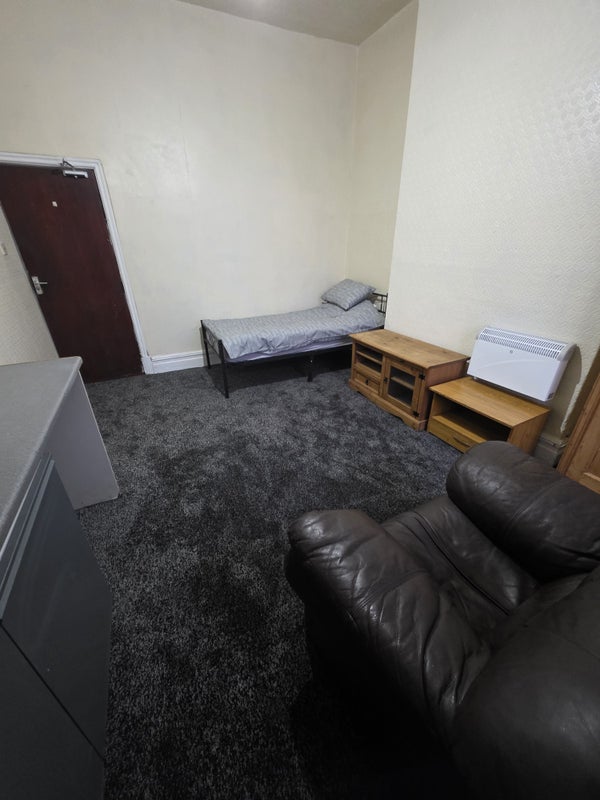 Room Preston New Road in Blackburn