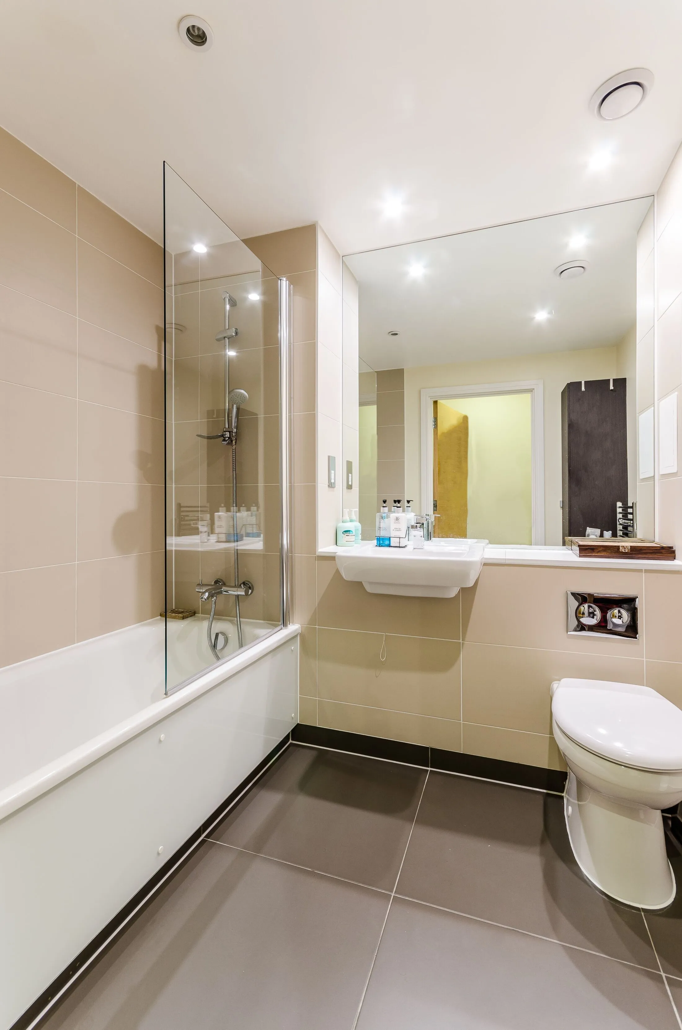 Flat Jude Street in Greater London