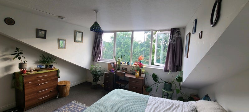 Room Meanwood Road in Leeds