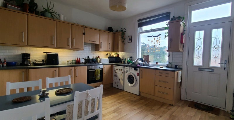 Room Meanwood Road in Leeds