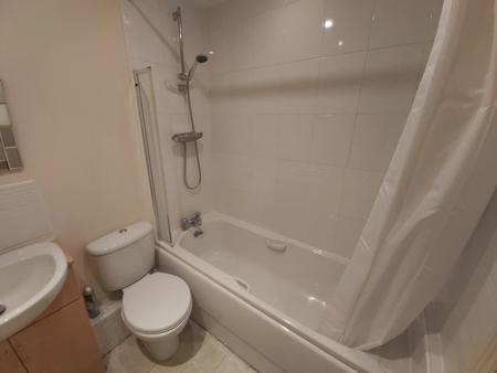 Flat Peckerdale Gardens in Derby