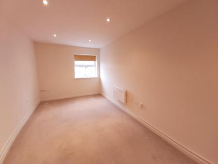 Flat Peckerdale Gardens in Derby