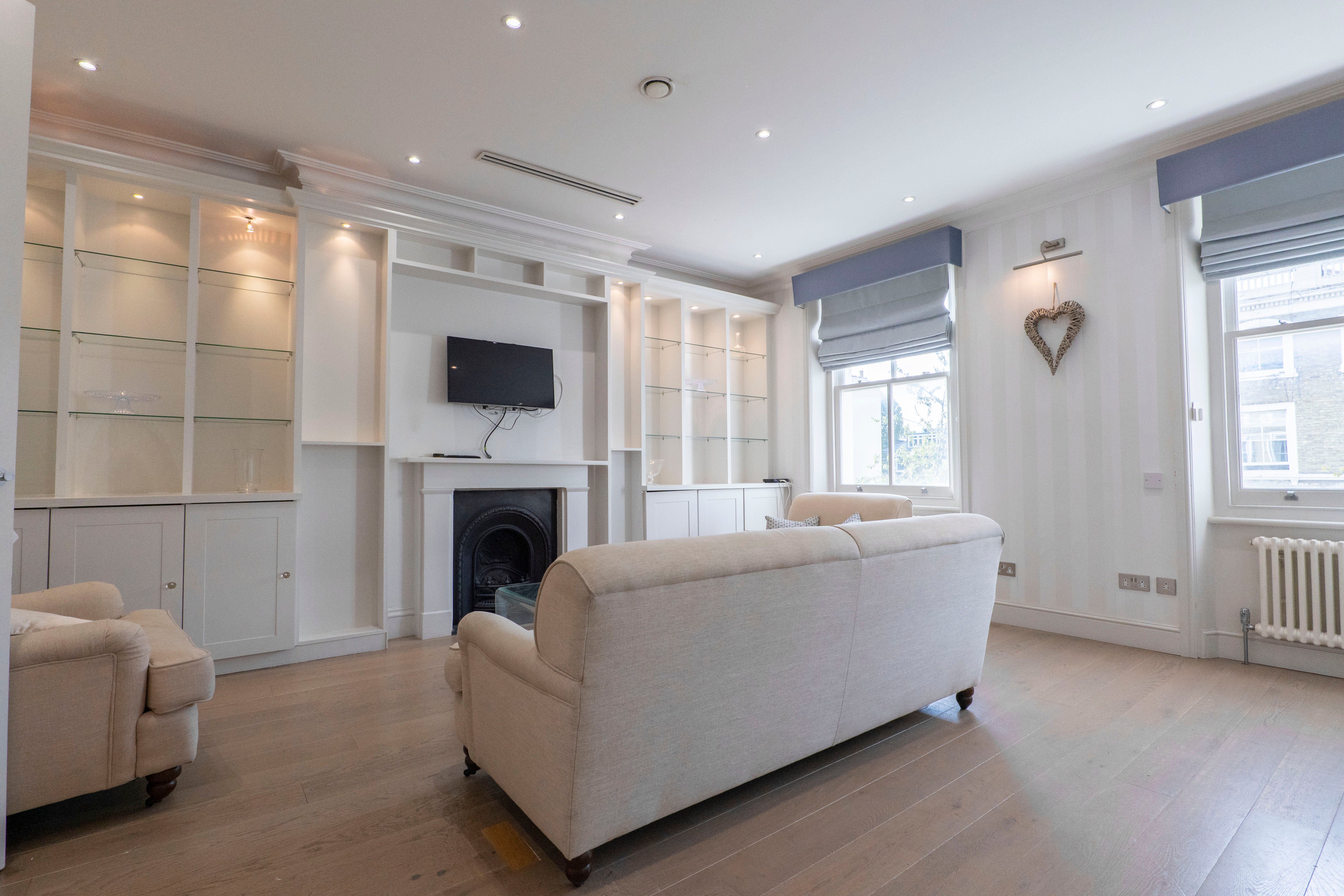 Flat Cathcart Road in Greater London