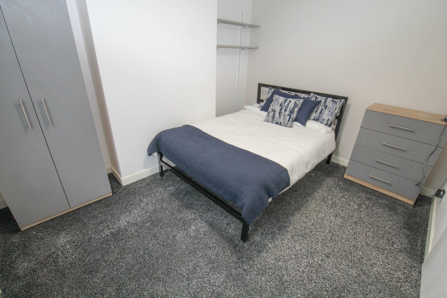Flat Claremont Avenue in Leeds