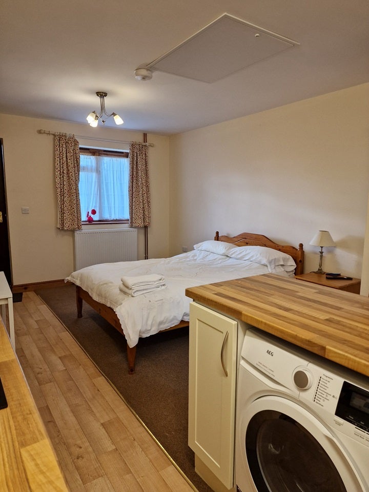 Flat Cadeby Lane in Hinckley and Bosworth
