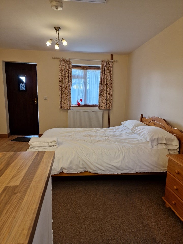Flat Cadeby Lane in Hinckley and Bosworth