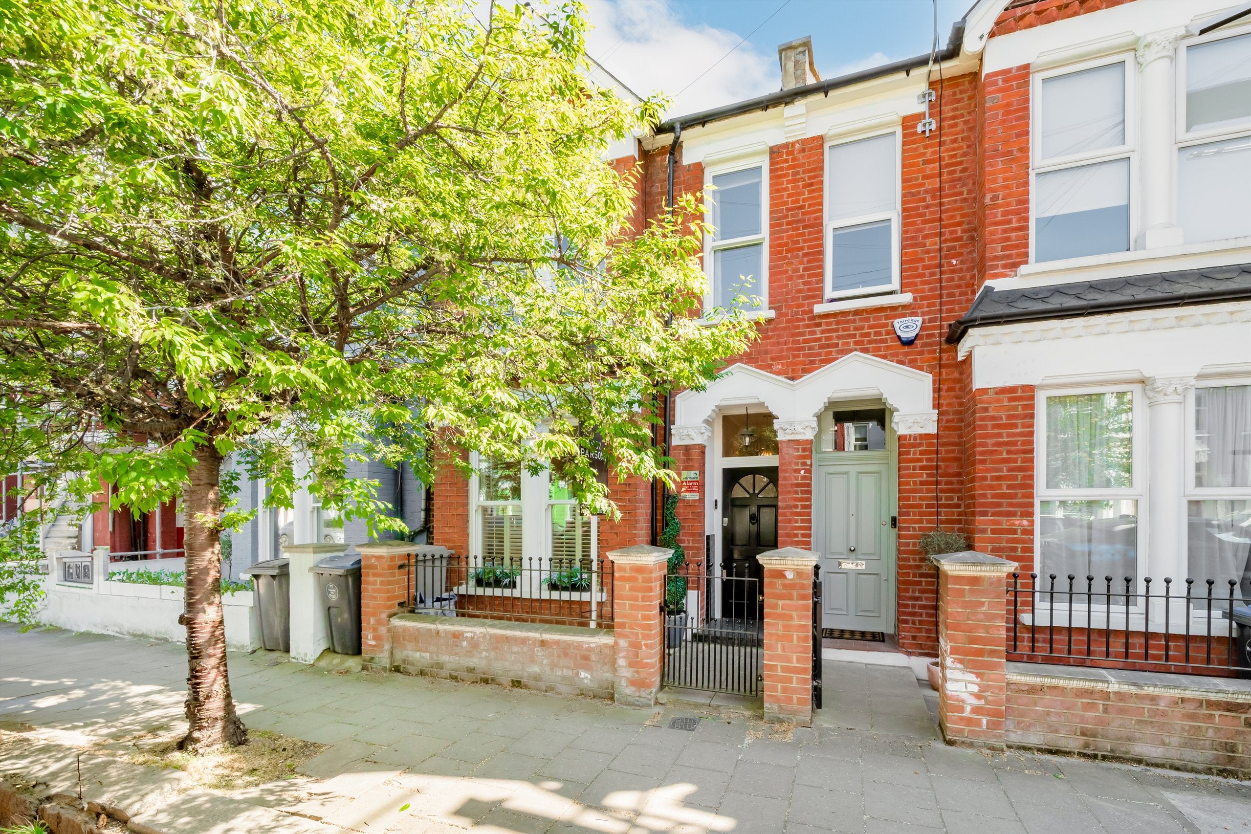 Flat Glengall Road in Greater London