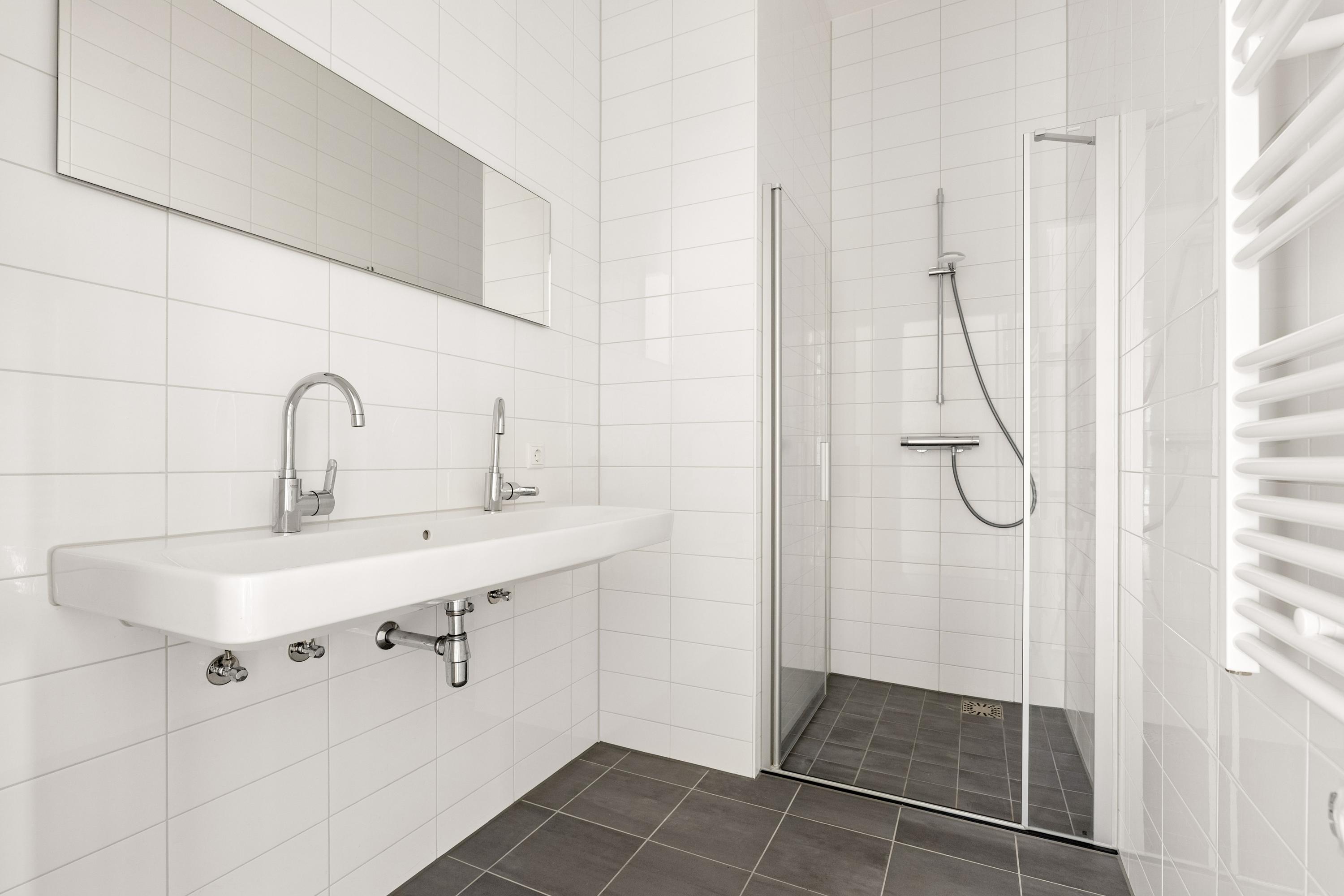 Appartement te huur: Elizabeth Anscombestraat 355, Amsterdam