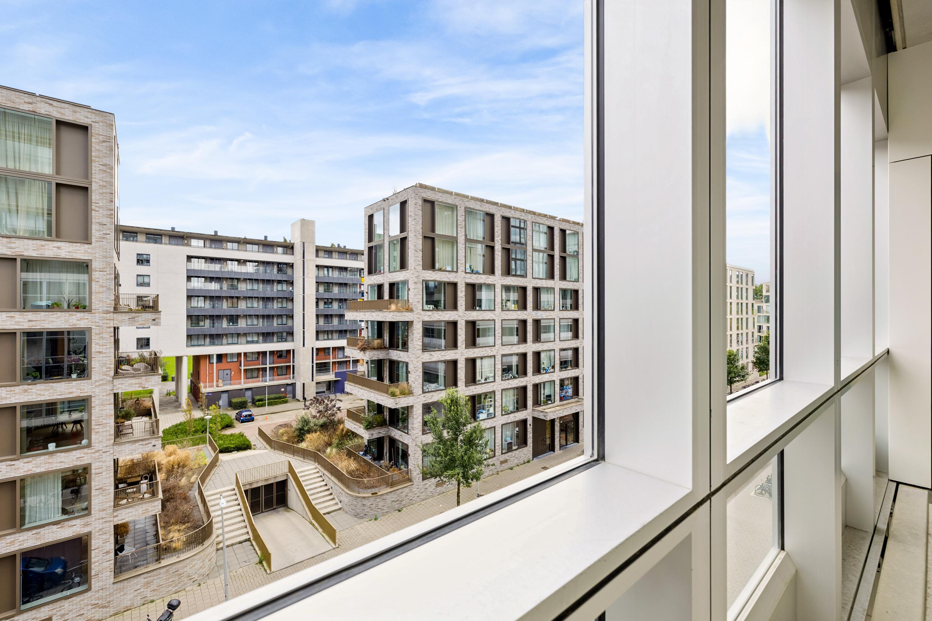 Appartement te huur: Elizabeth Anscombestraat 355, Amsterdam