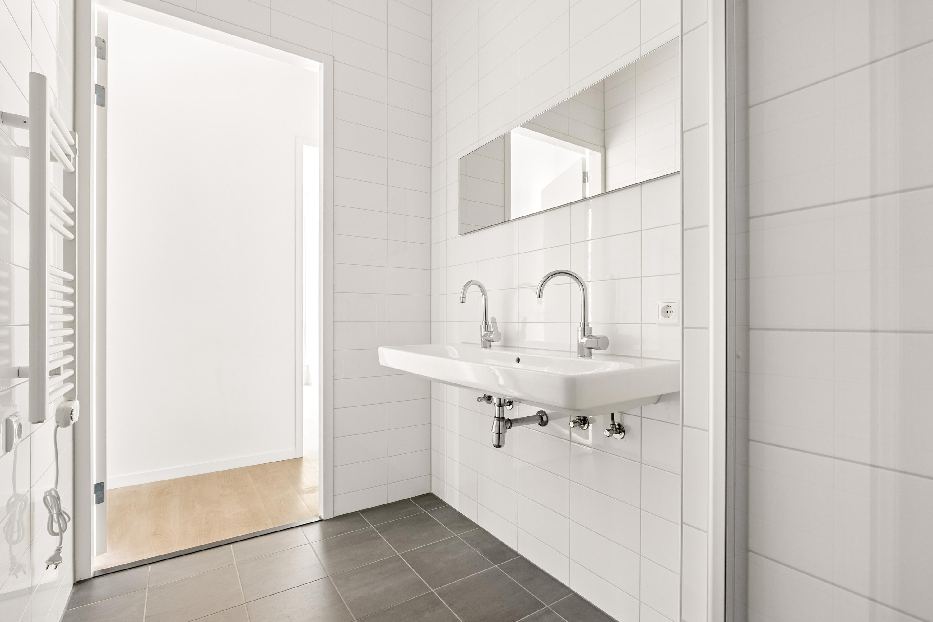 Appartement te huur: Elizabeth Anscombestraat 355, Amsterdam