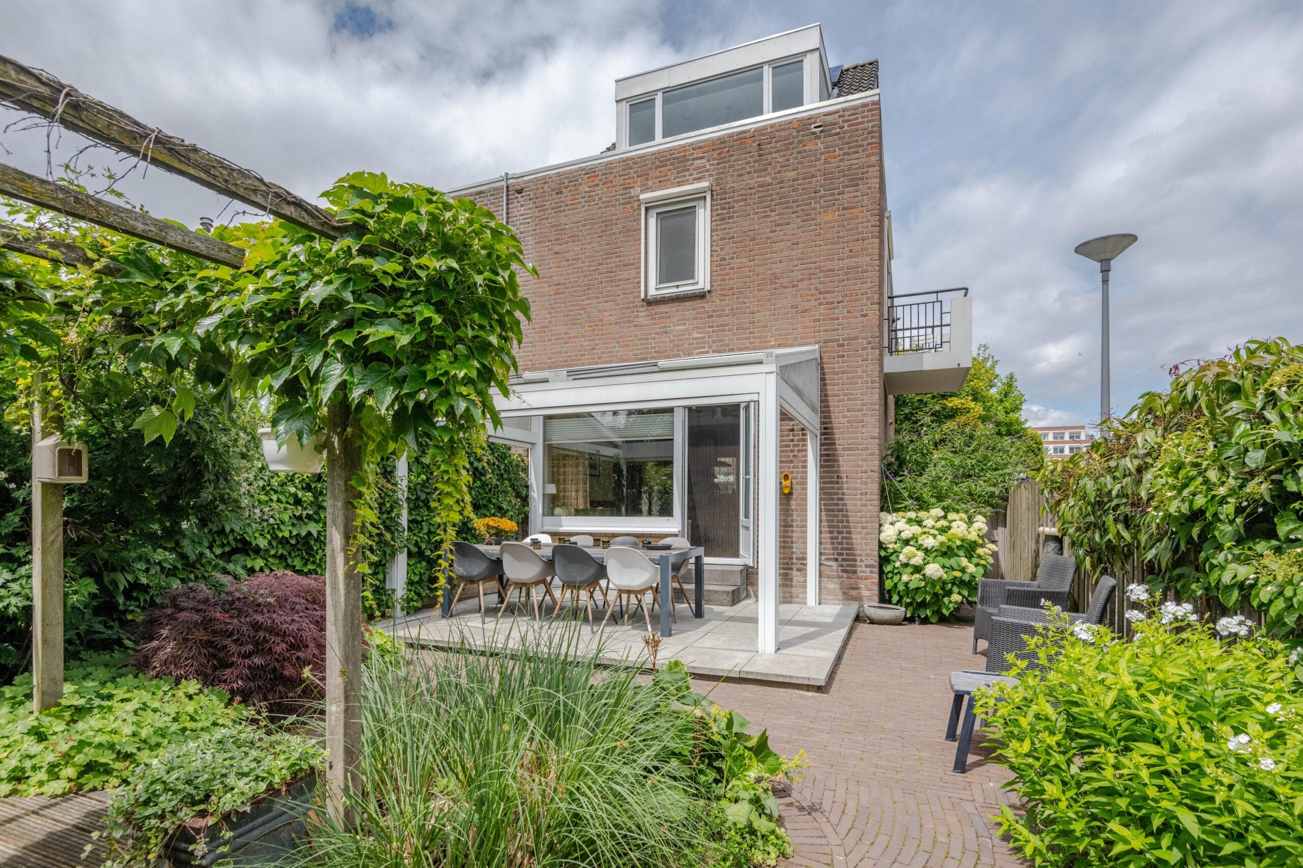 Huis Ellewoutsdijkstraat 232 in Rotterdam