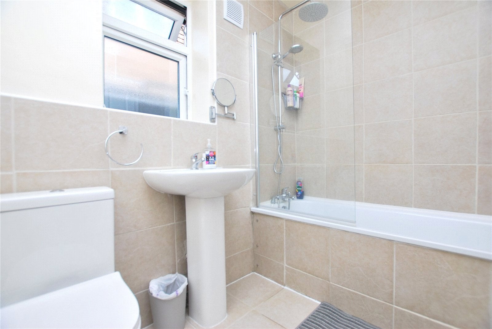 Room Tylehost in Guildford