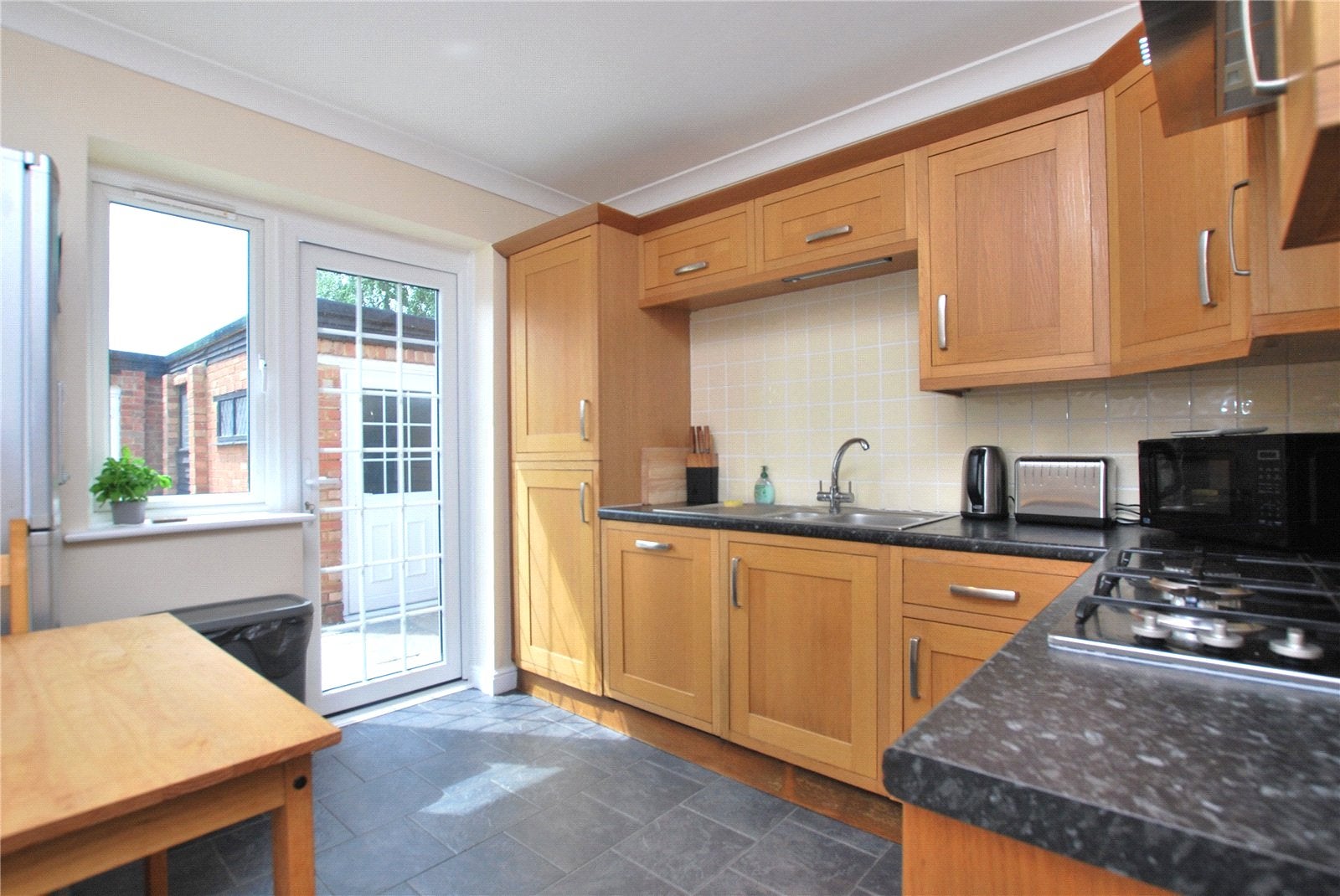 Room Tylehost in Guildford