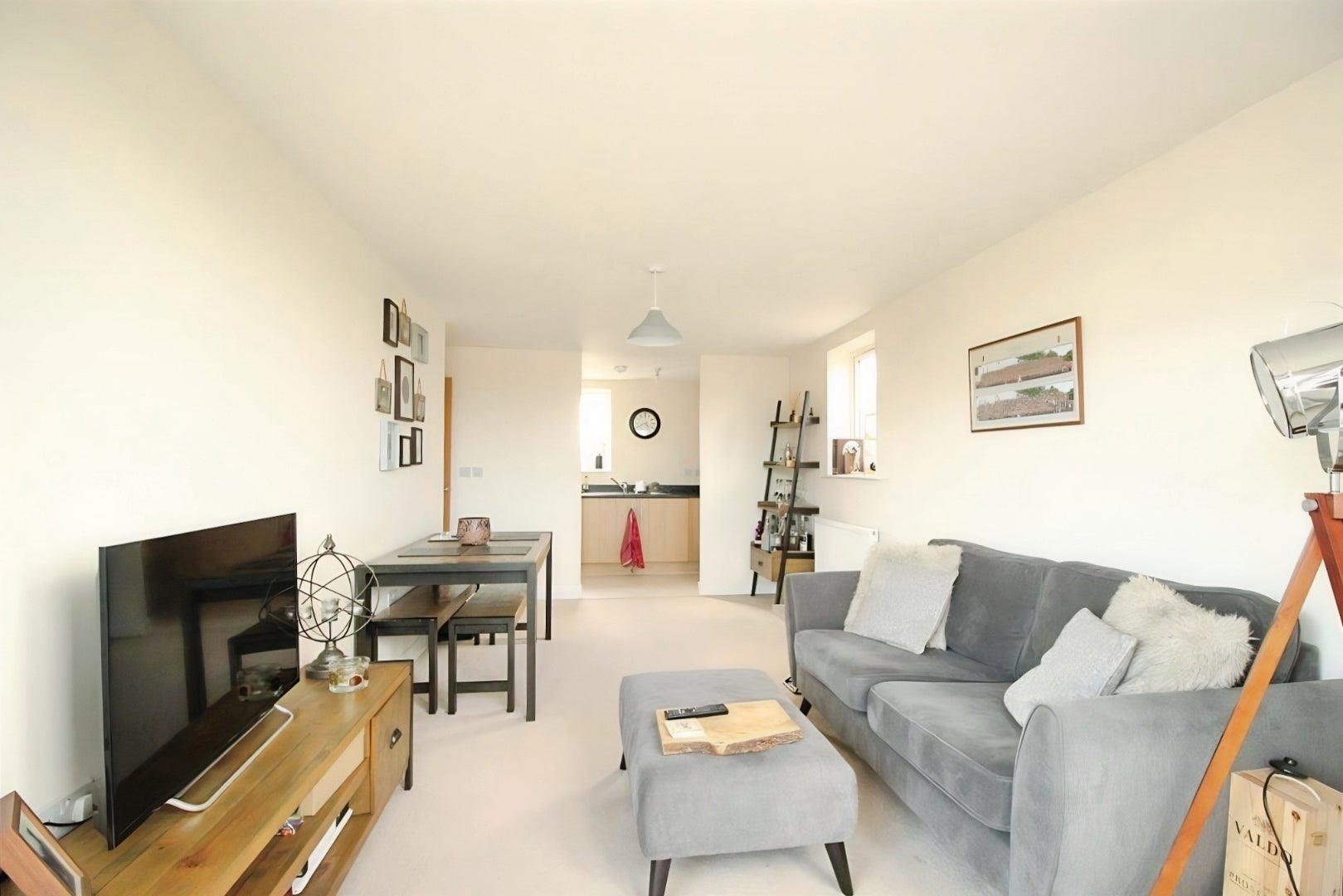 Flat Drummond Grove in Ashford