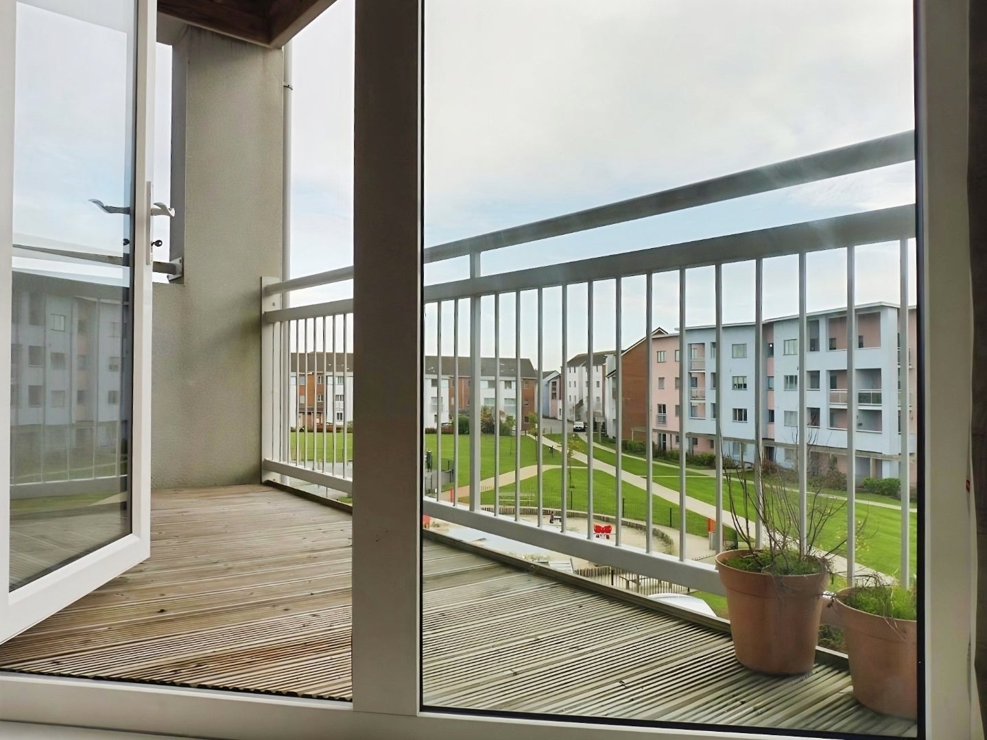Flat Drummond Grove in Ashford