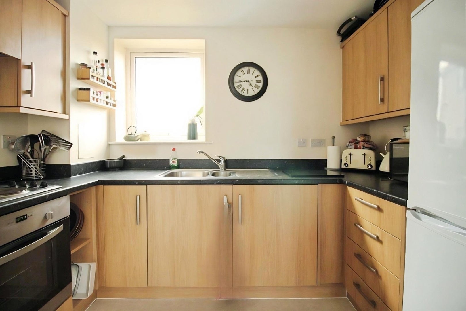 Flat Drummond Grove in Ashford