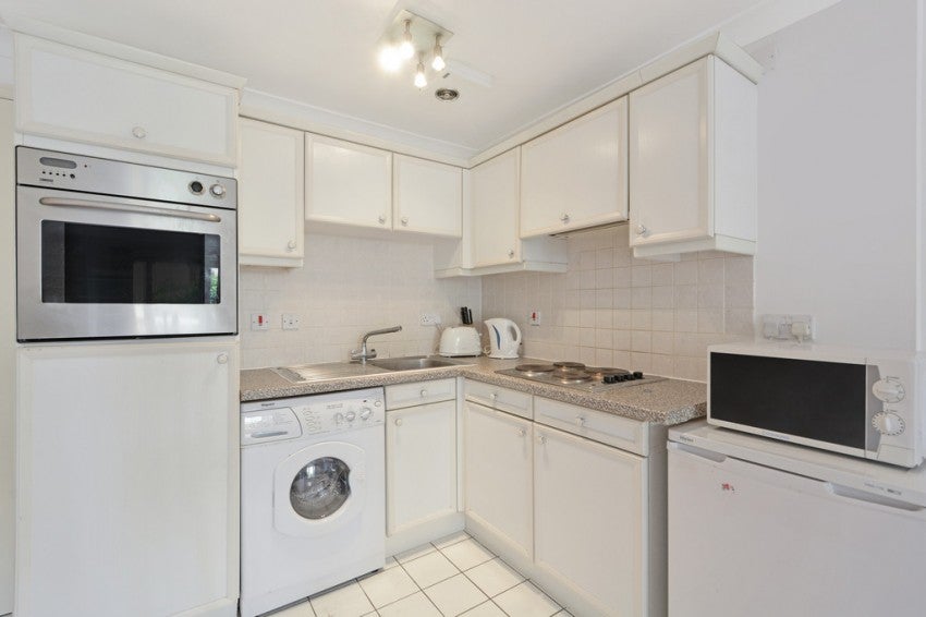Flat Abbotshade Road in Greater London