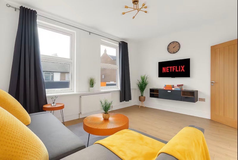Flat Plashet Grove in Greater London