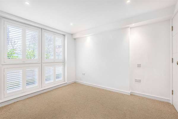 House Elm Grove in Greater London
