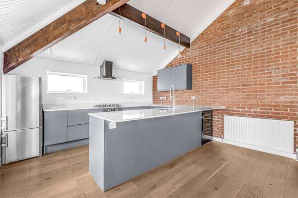 House Elm Grove in Greater London