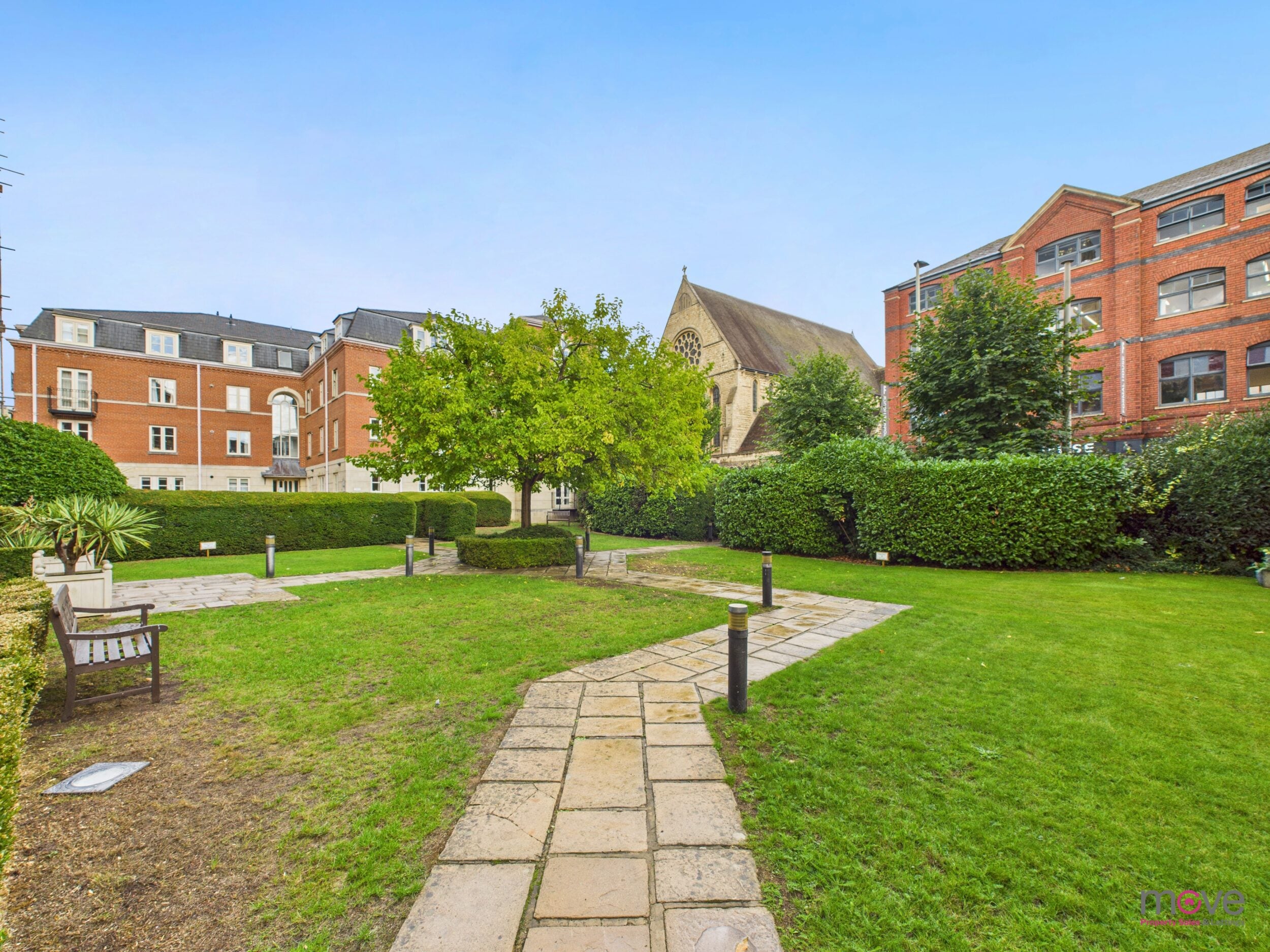 Flat Saint Georges Place in Cheltenham