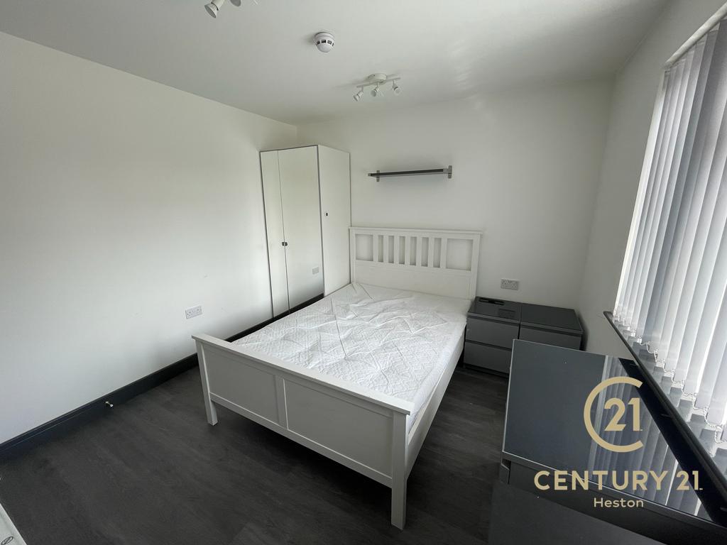 Room Adelphi Crescent in Greater London