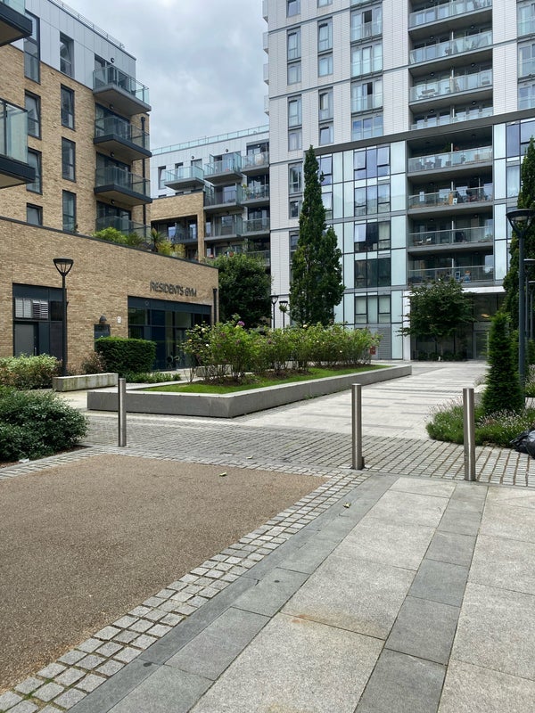 Room Epstein Square in Greater London