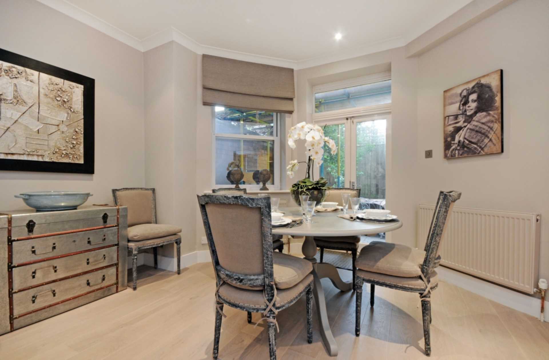 Flat Fitzjohn's Avenue in London