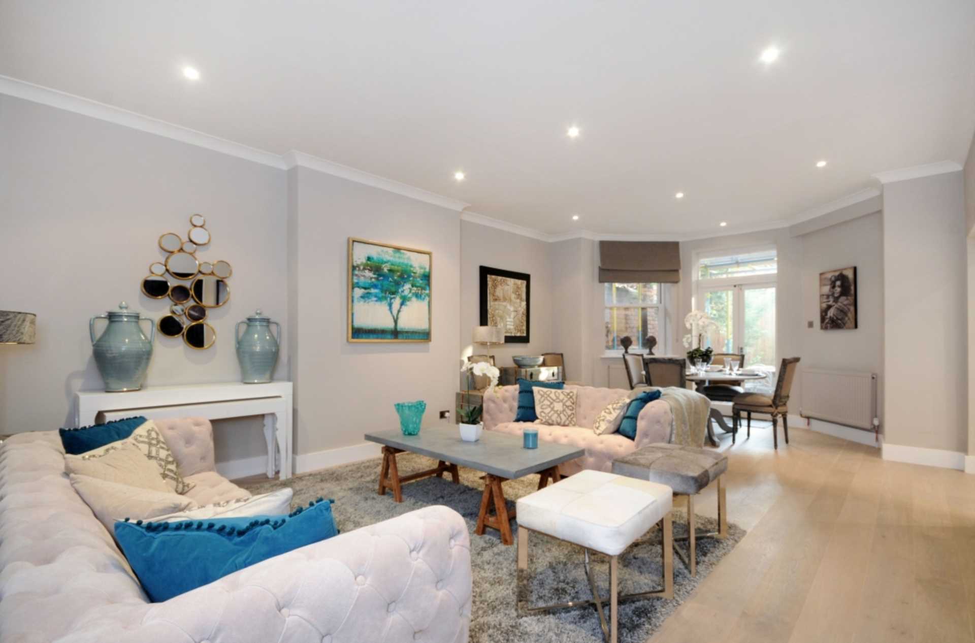Flat Fitzjohn's Avenue in London