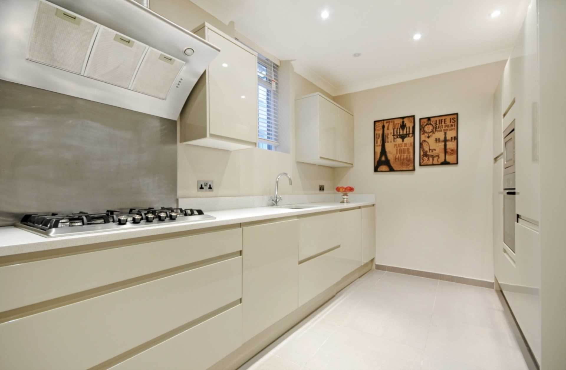 Flat Fitzjohn's Avenue in London