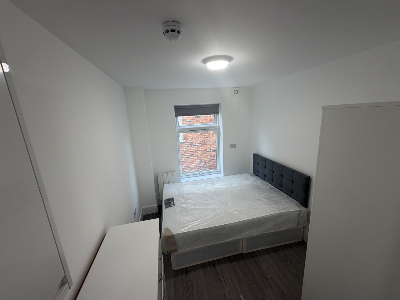 Flat Rostella Road in Greater London