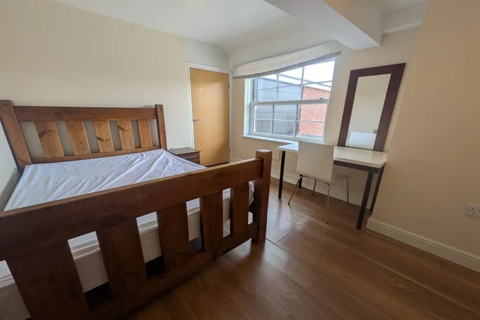Flat High Road in Nottingham