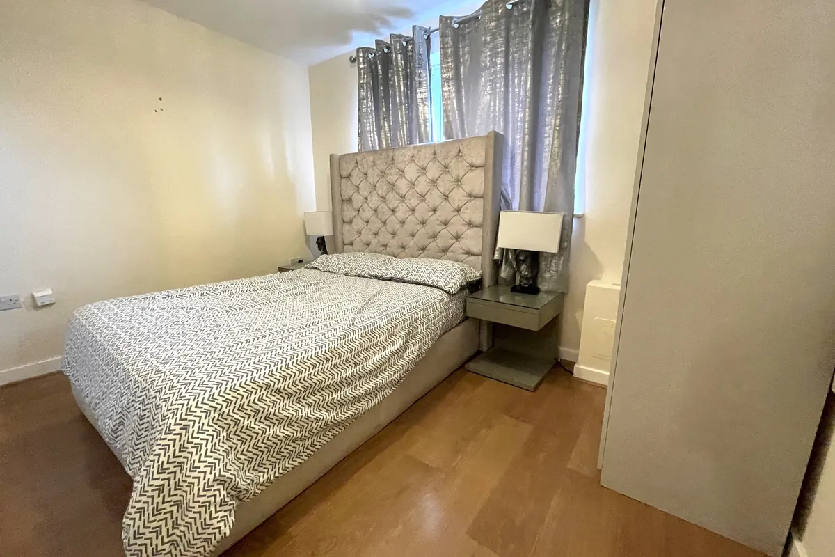 Flat Cezanne Road in Watford