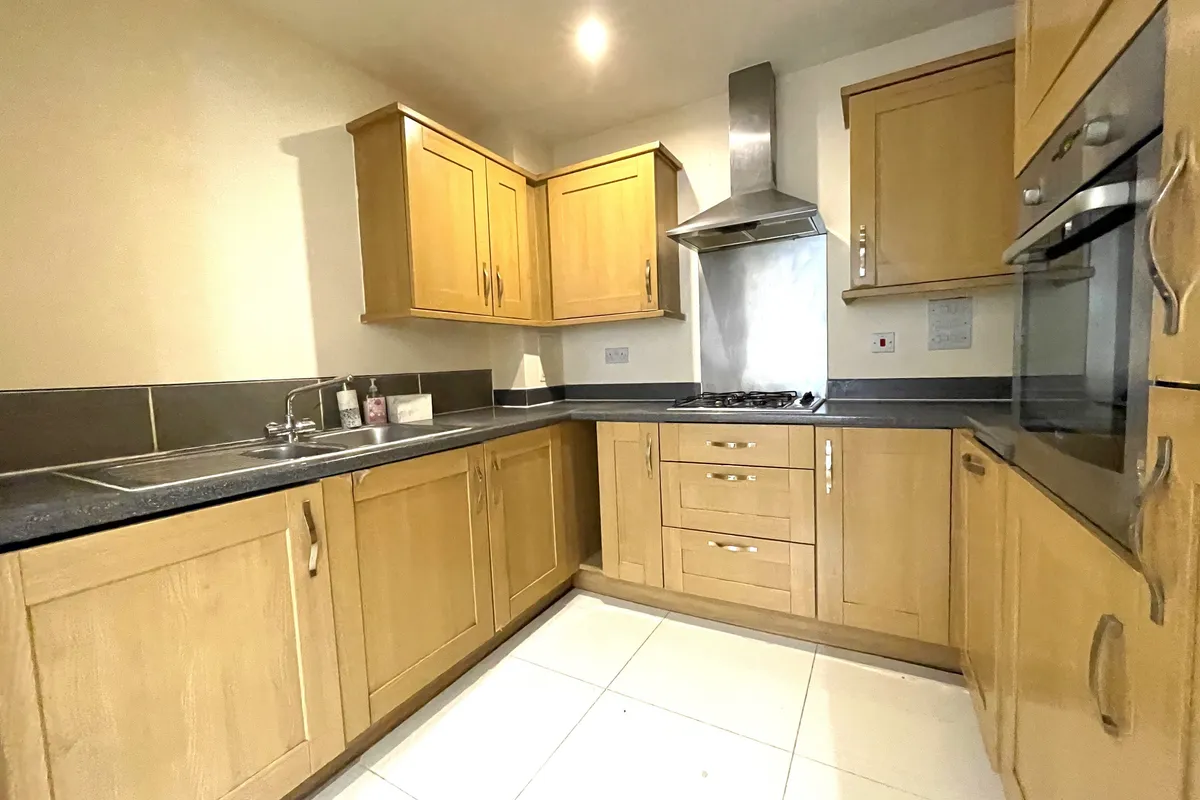 Flat Cezanne Road in Watford