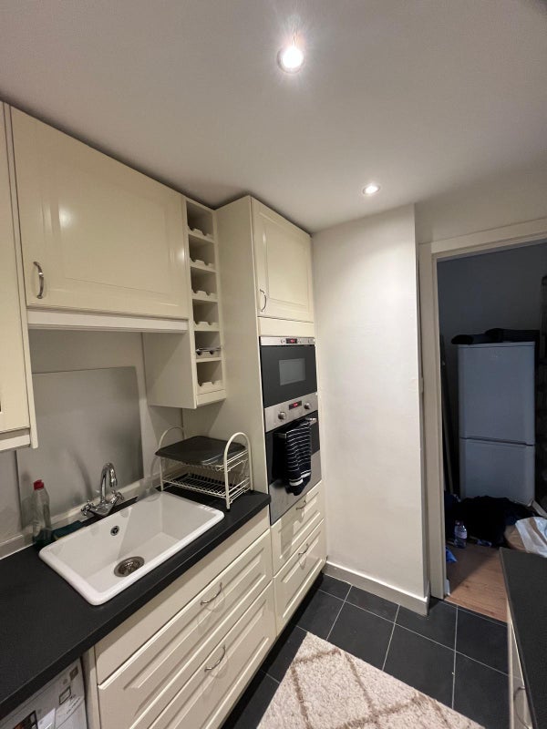 Flat Lutton Place in City of Edinburgh