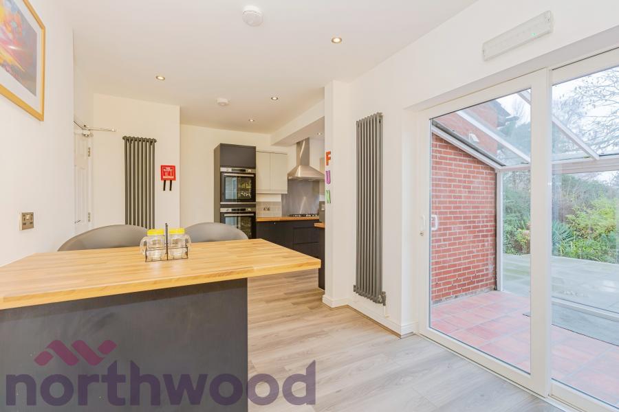 Room Highfield Avenue in Appleton