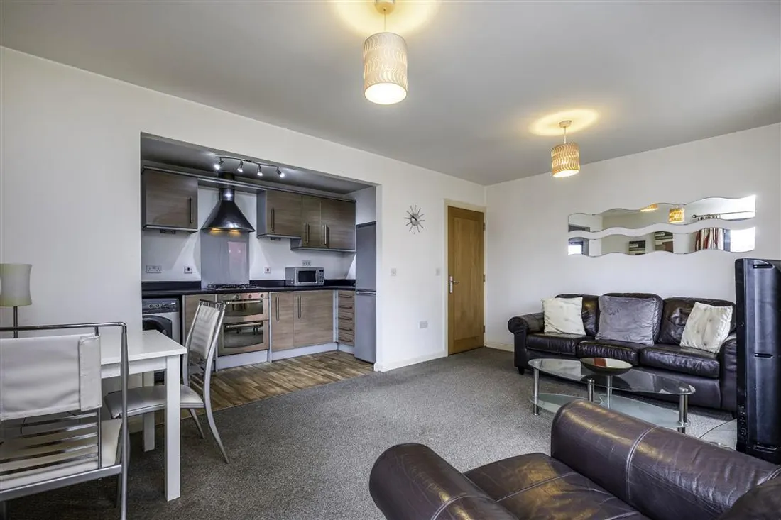Flat St Stephens Court in Swansea