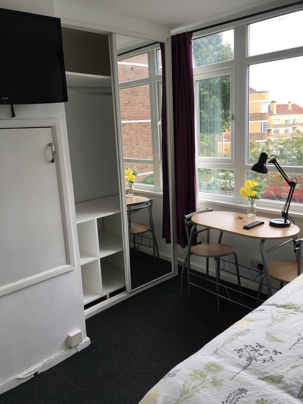 Room Kersfield Road in Greater London