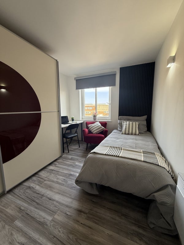 Room Coke Street in Greater London