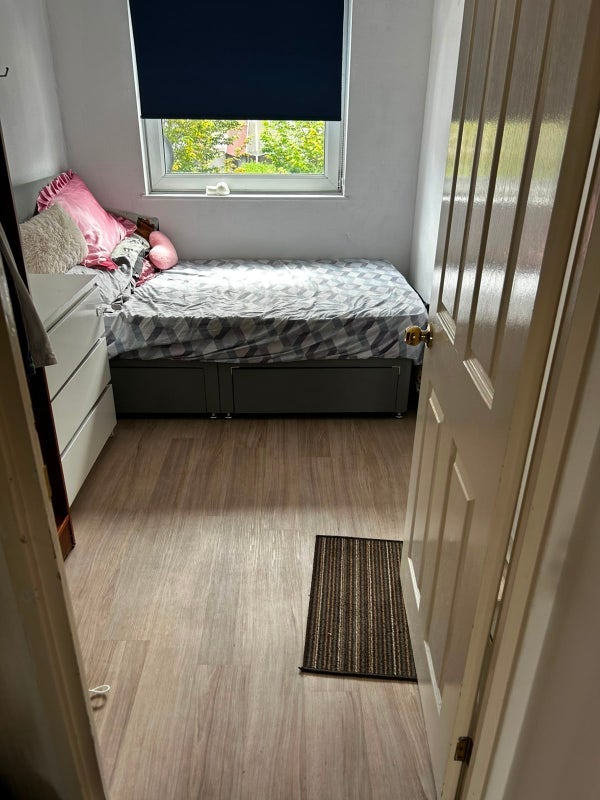 Room Hayes Close in Bristol