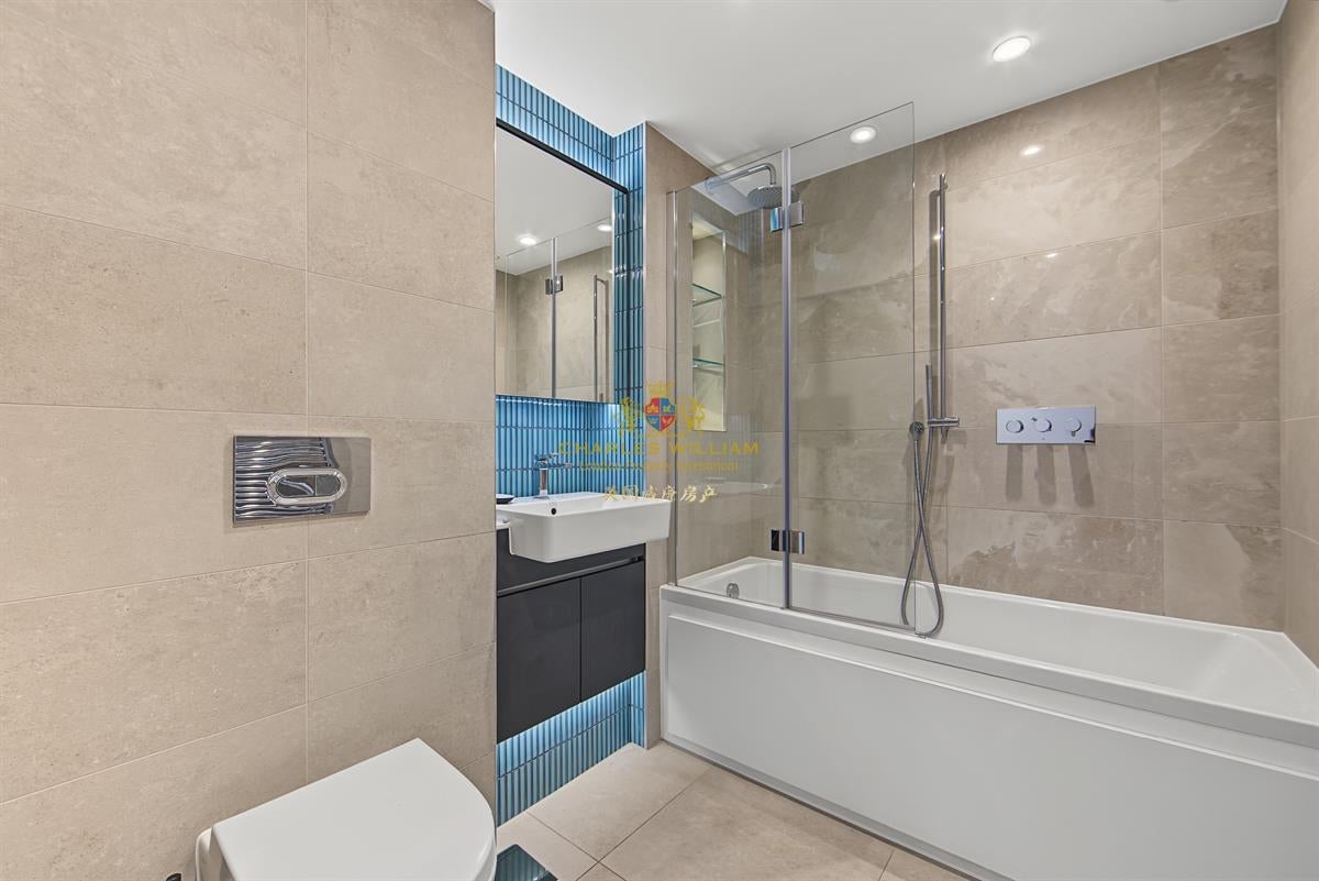 Flat Ancona Road in Greater London