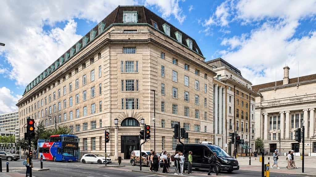 Flat Forum Magnum Square in Greater London
