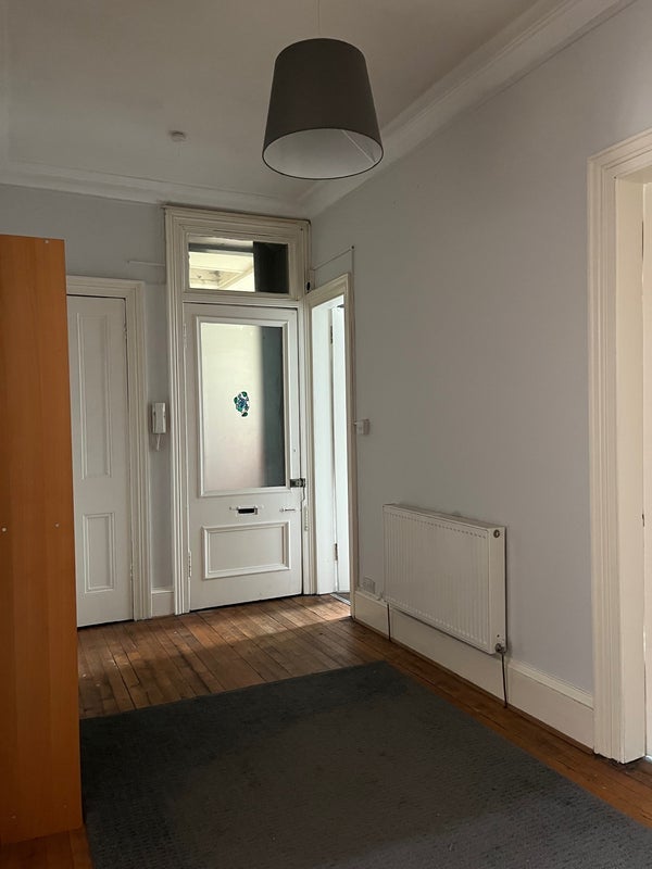Room Mingarry Street in Glasgow